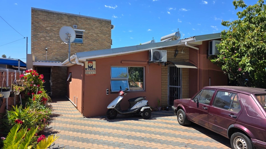 6 Bedroom Property for Sale in Churchill Estate Western Cape